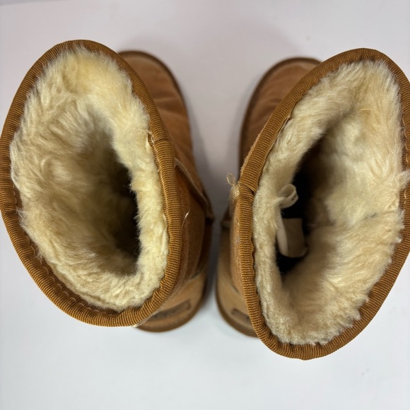 UGG Australia Women's Size 6 Classic Short II Tan Sheepskin Boots Y2K Snow Bunny - Picture 6 of 8